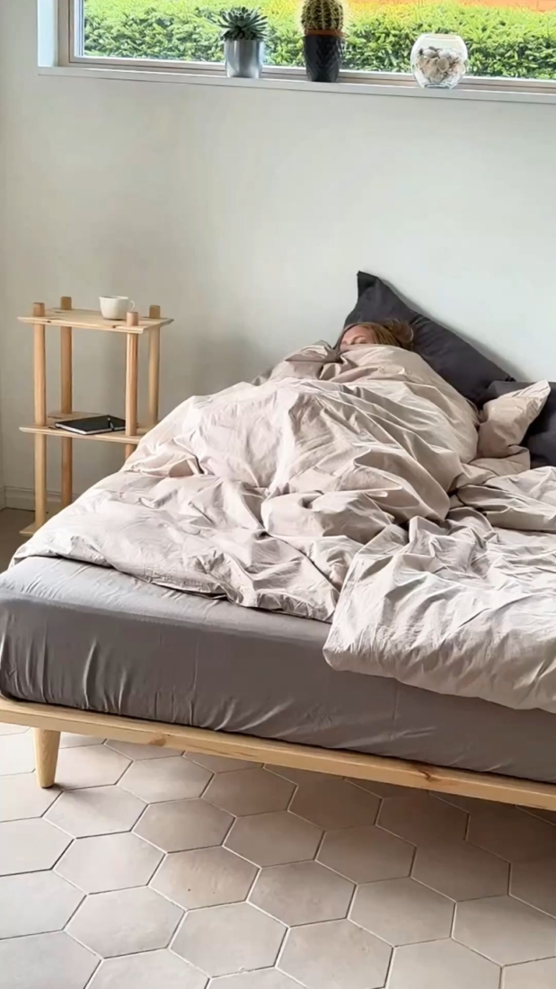 Rohe-bed180 thumbnail 1